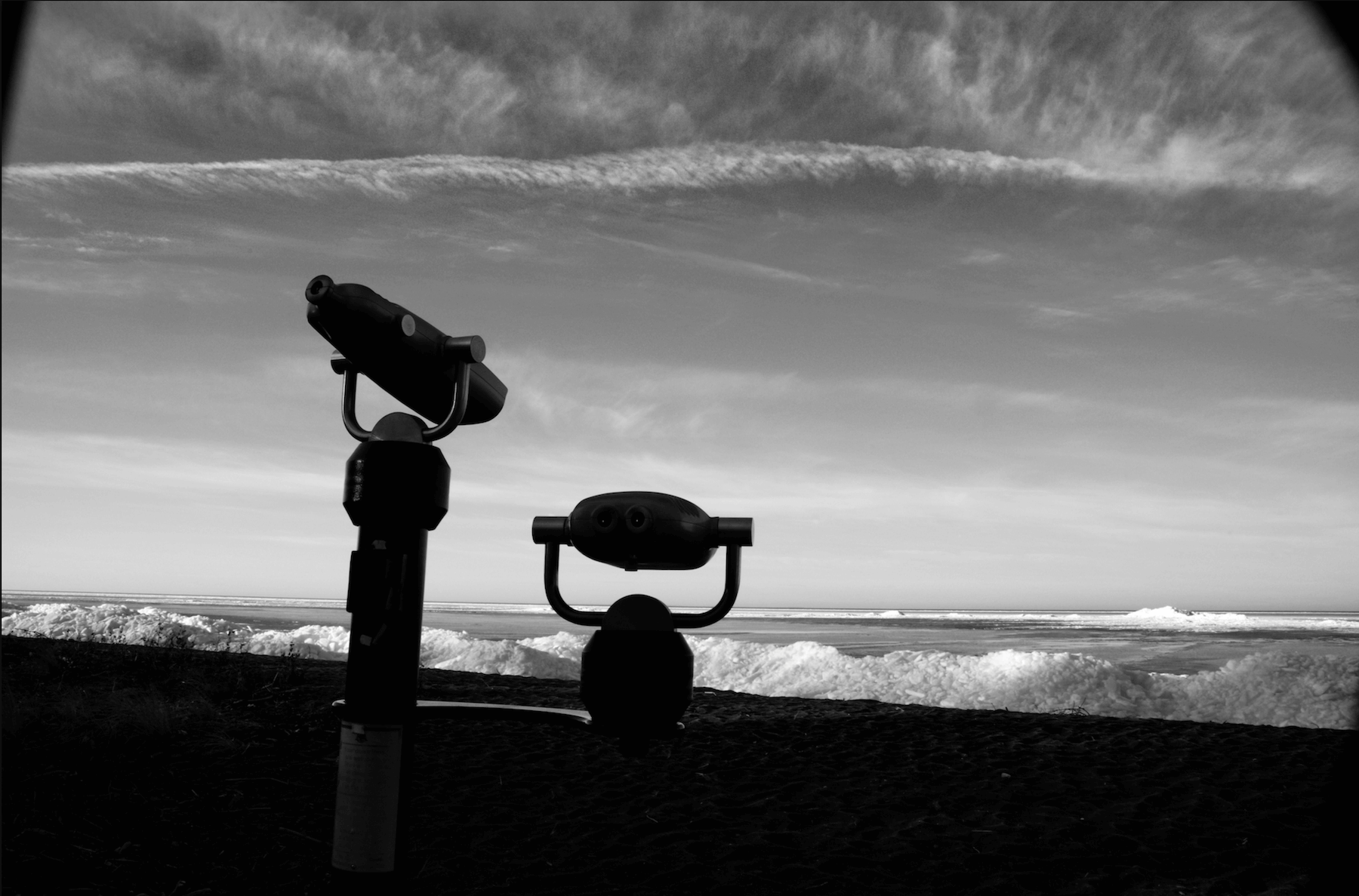 observation devices used for observing scenery at a provincial park